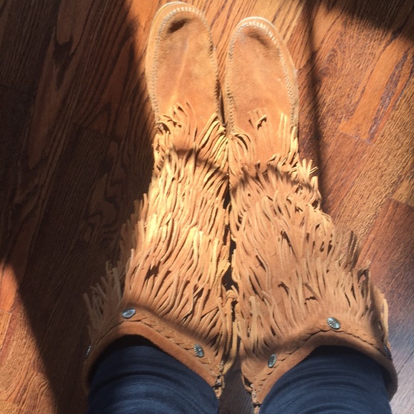 Minnetonka fringe boots - Picture 13 of 14
